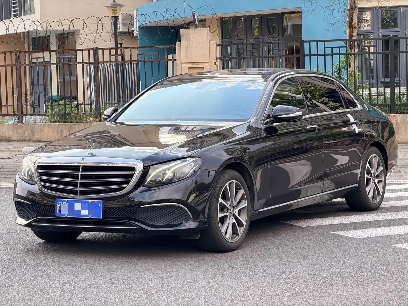 Mercedes-Benz E-Class 2018 — Фото 1/11