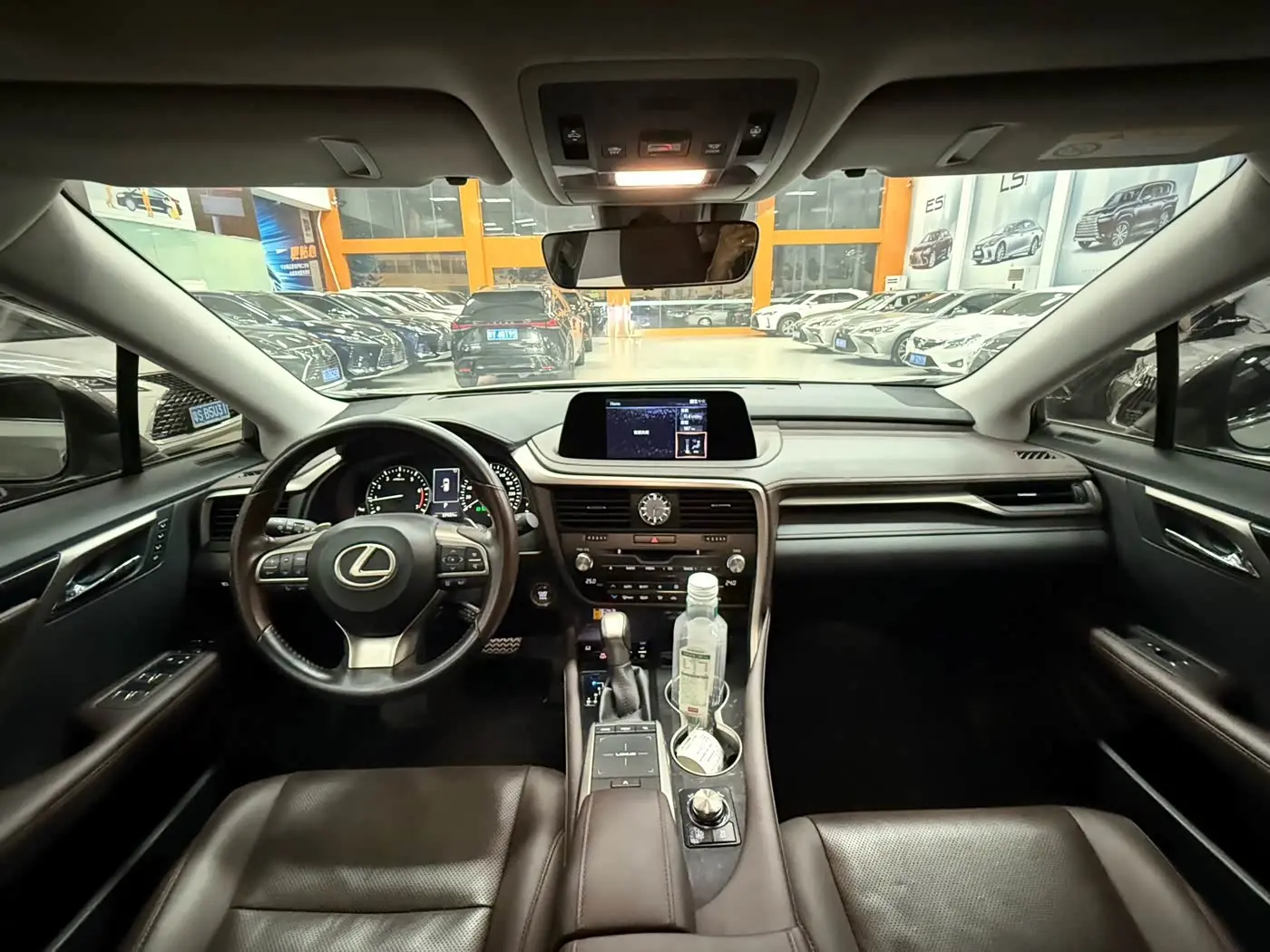Lexus RX 2022 — Photo 7/11