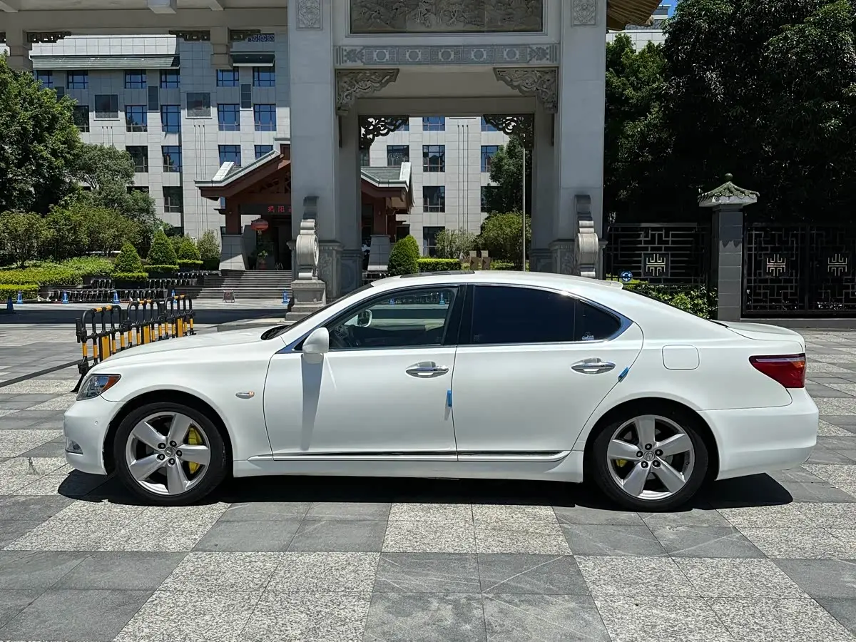Lexus LS 2008 — Фото 8/10