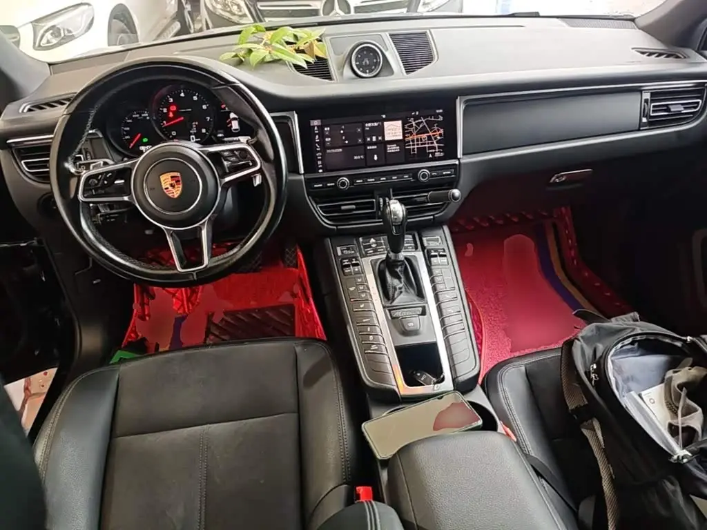 Porsche Macan 2019 — Photo 10/20