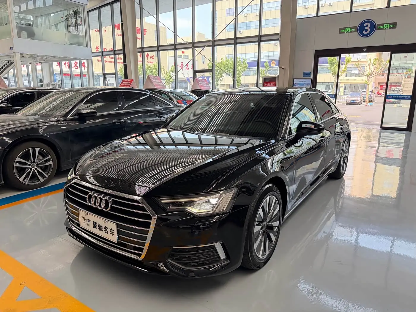 Audi A6L 2020 — Фото 1/20