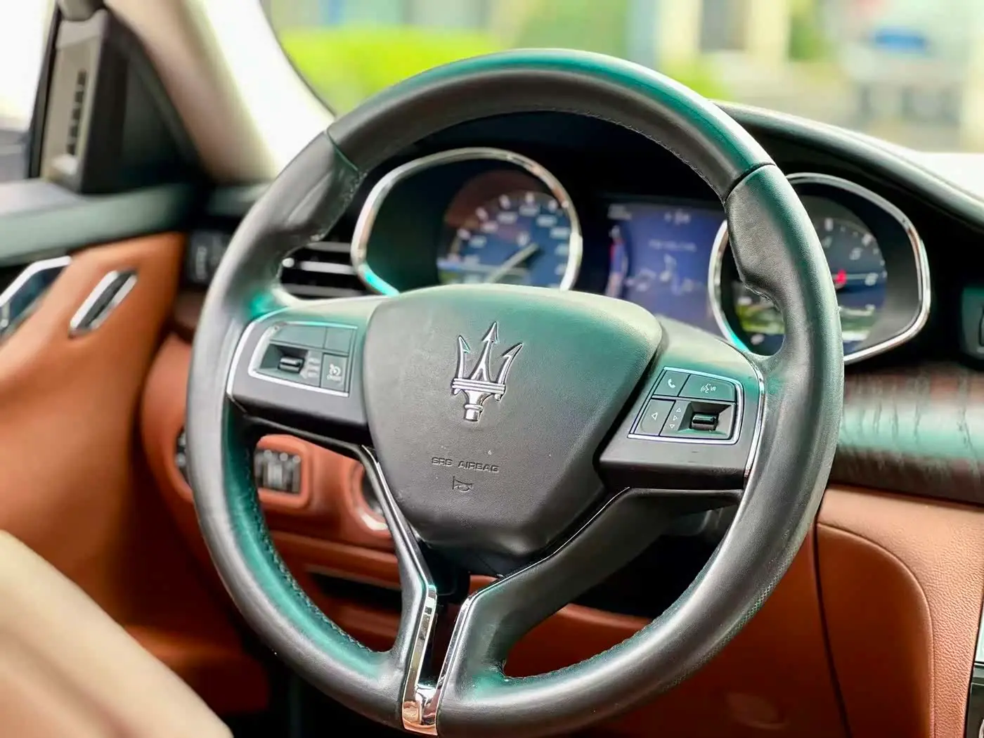Maserati Quattroporte 2016 — ფოტო 8/15