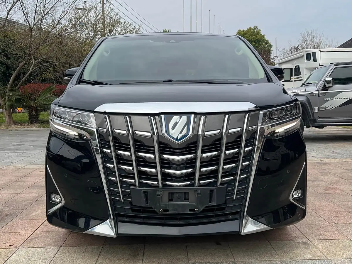 Toyota Alphard 2020 — Photo 2/20