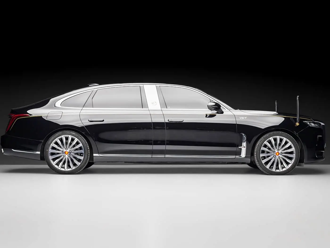 Hongqi H9 2022 — Photo 6/20