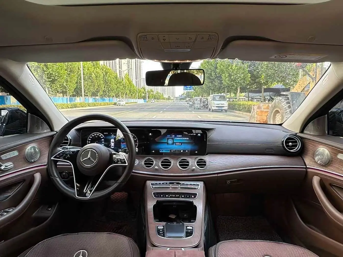 Mercedes-Benz E-Class 2023 — Şəkil 6/9