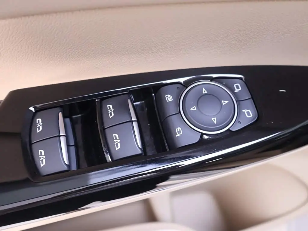 Buick GL8 New Energy 2025 — Photo 17/20