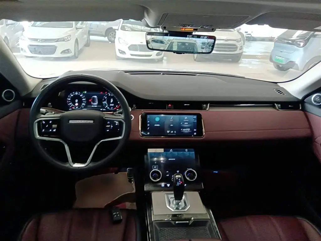 Land Rover Range Rover Evoque 2023 — Фото 6/20