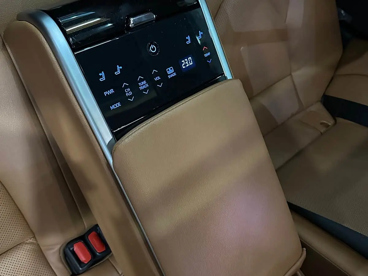 Toyota Camry 2021 — Фото 9/18