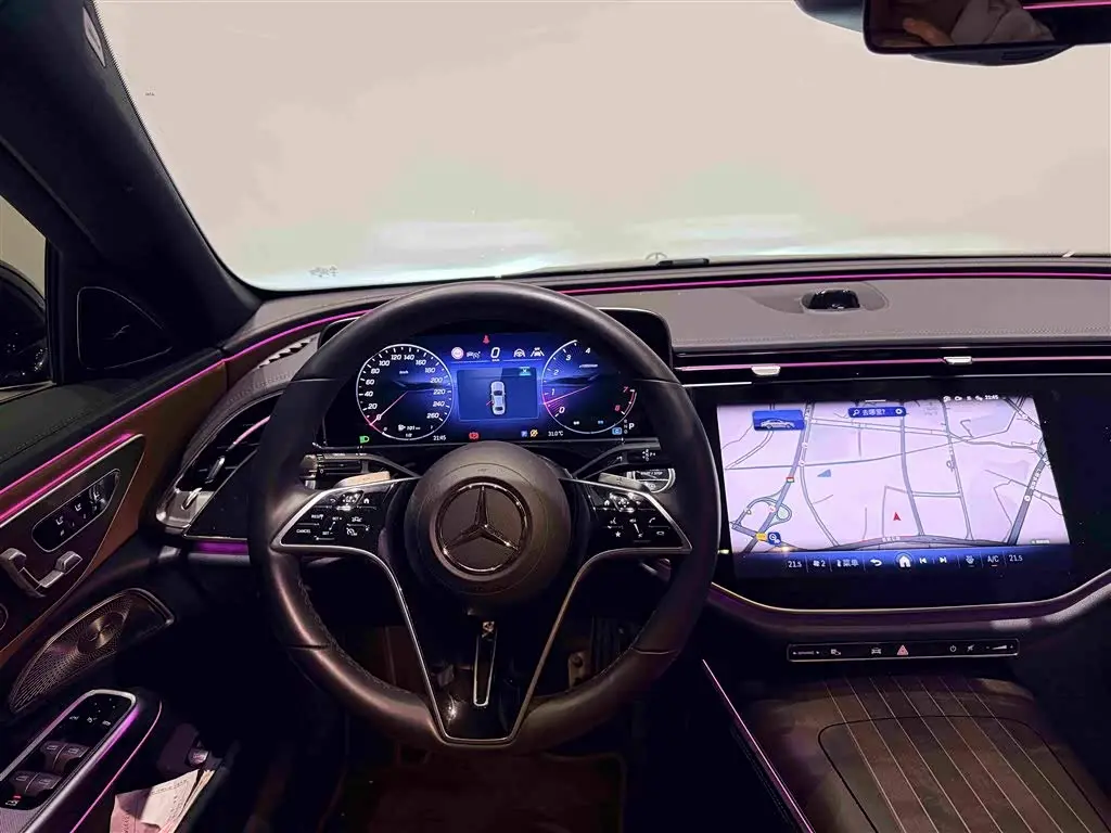 Mercedes-Benz E-Class 2024 — Фото 19/20