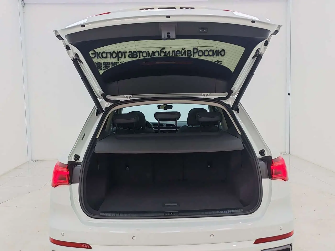 Audi Q3 2022 — Şəkil 16/18