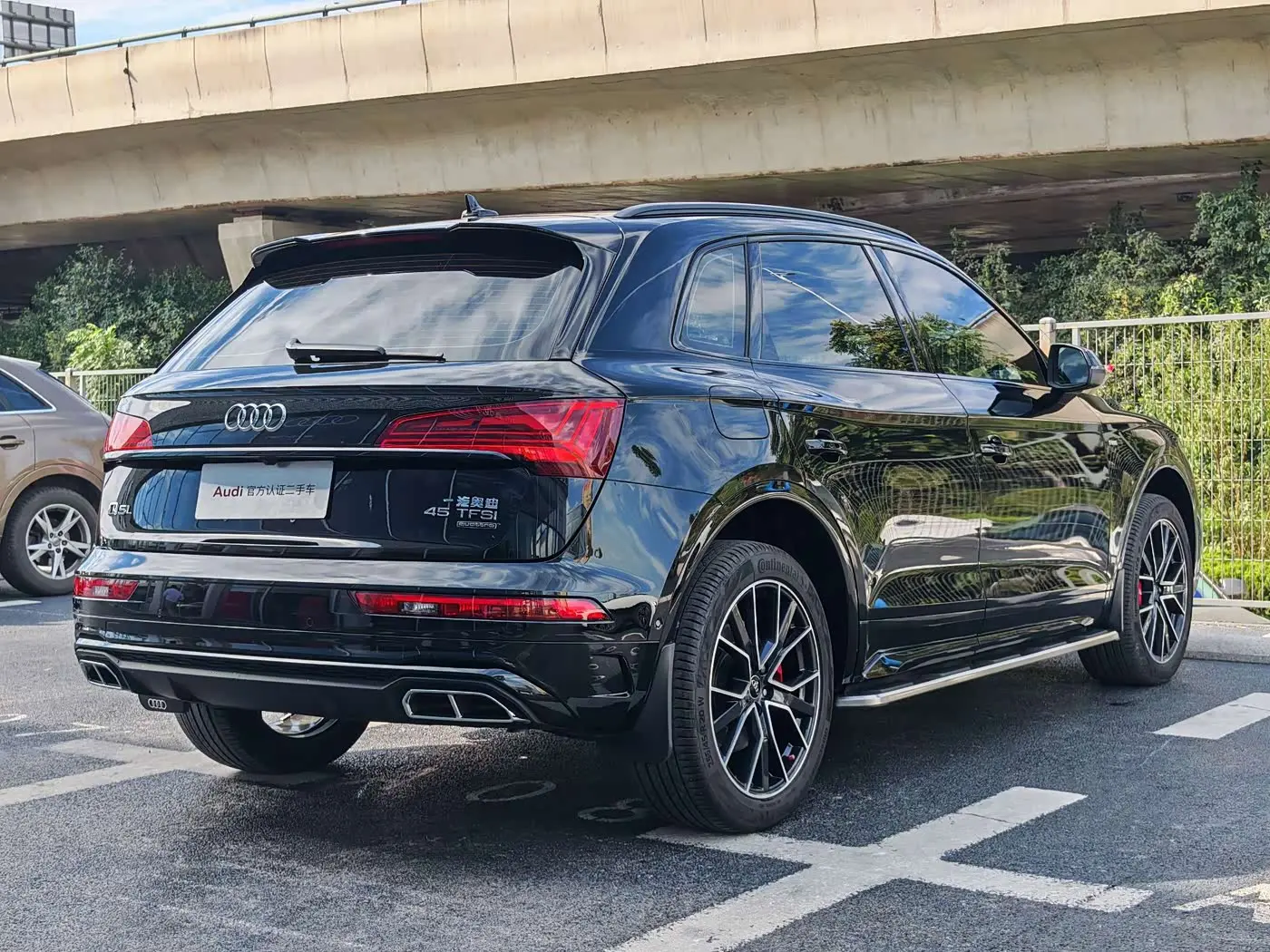 Audi Q5L 2025 — Photo 4/9