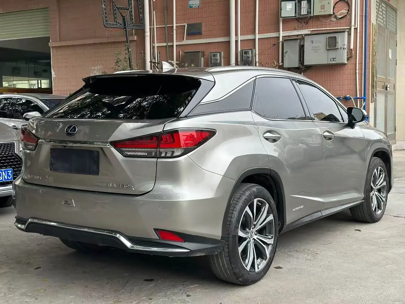 Lexus RX 2021 — Фото 8/9