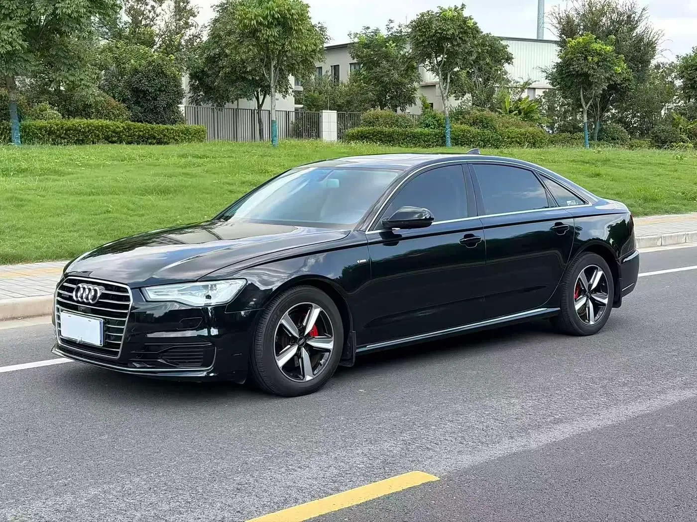Audi A6L 2017 — Фото 1/17