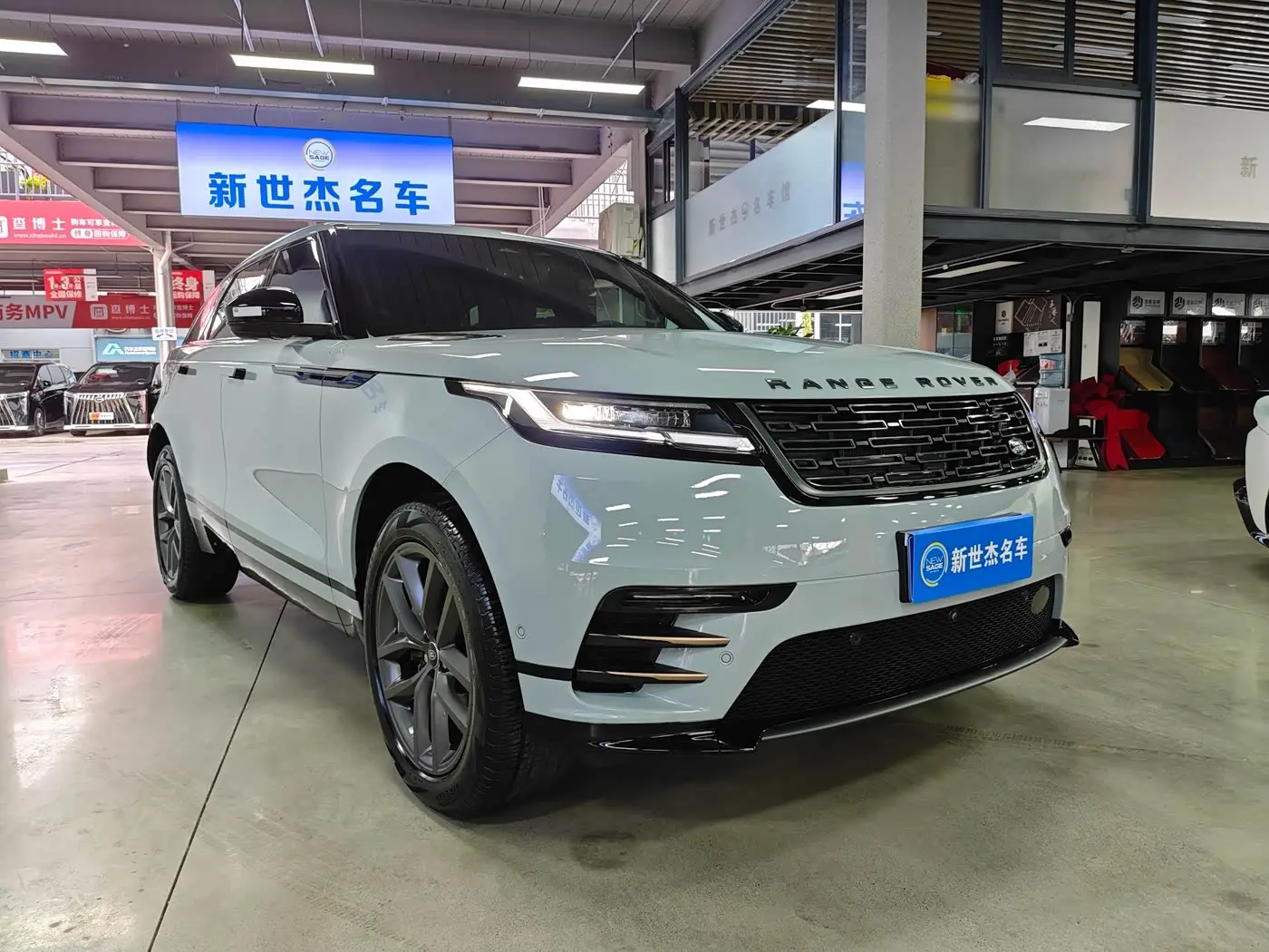 Land Rover Range Rover Velar 2024 — Фото 3/17
