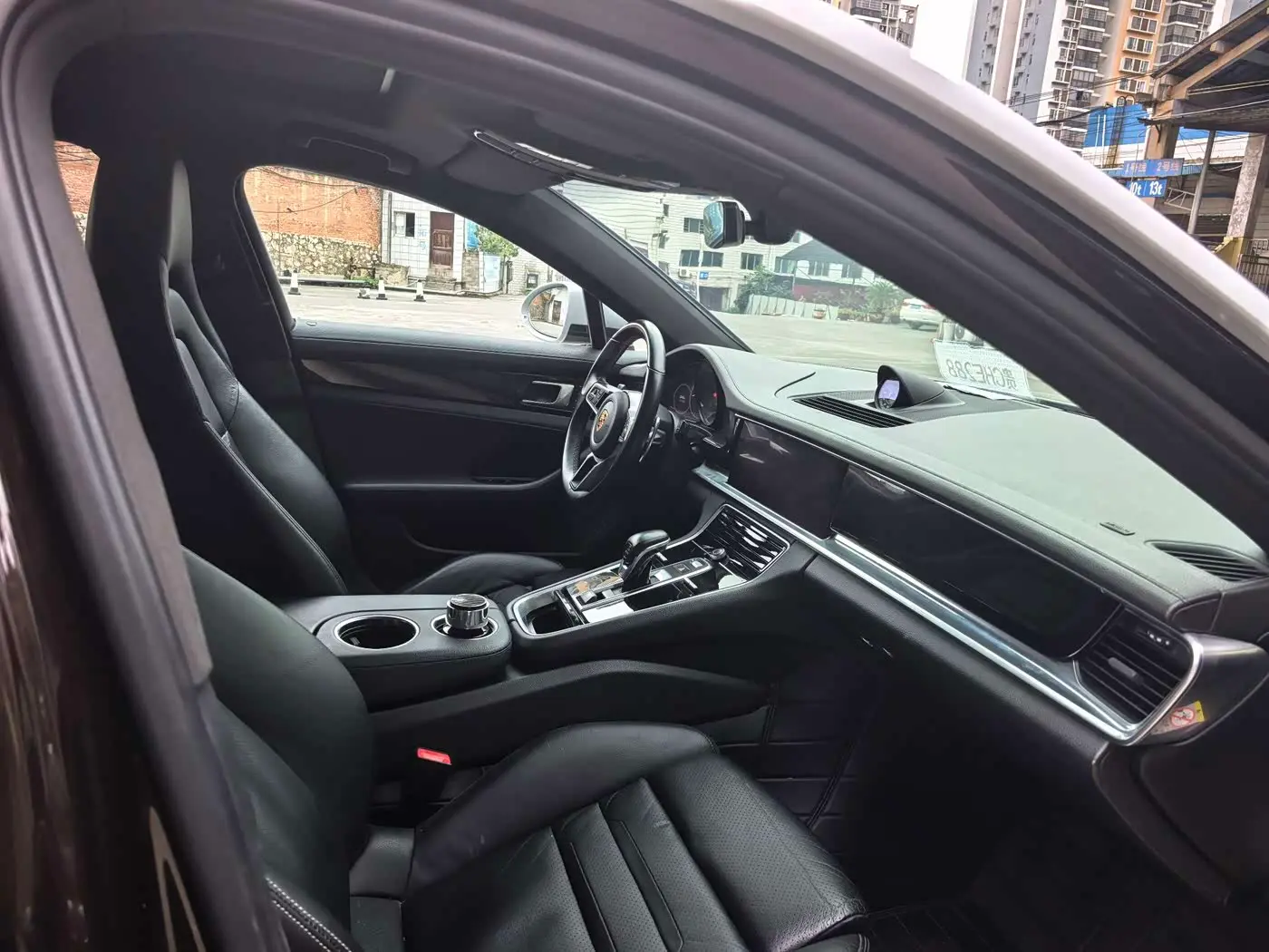 Porsche Panamera 2018 — Photo 10/10