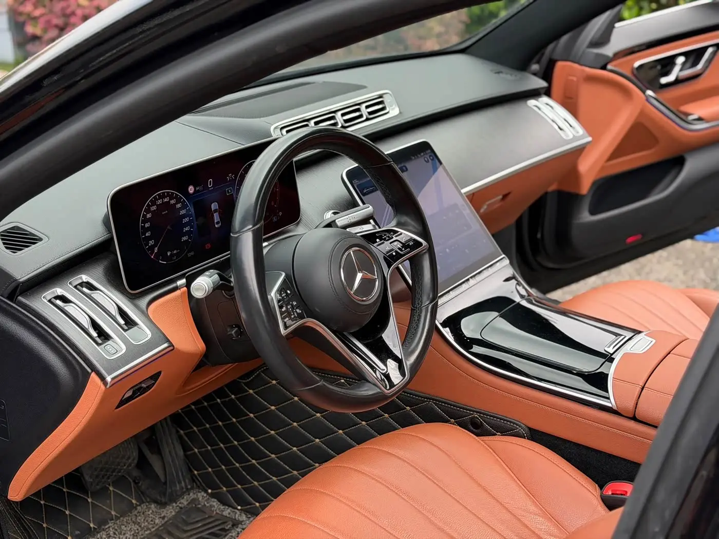 Mercedes-Benz S-Class 2022 — Photo 7/18