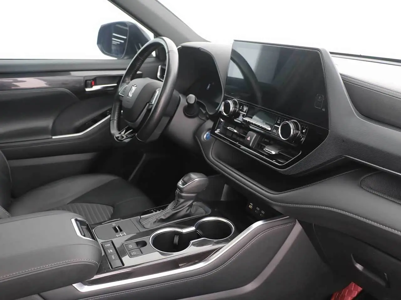 Toyota Crown Kluger 2021 — Photo 10/16