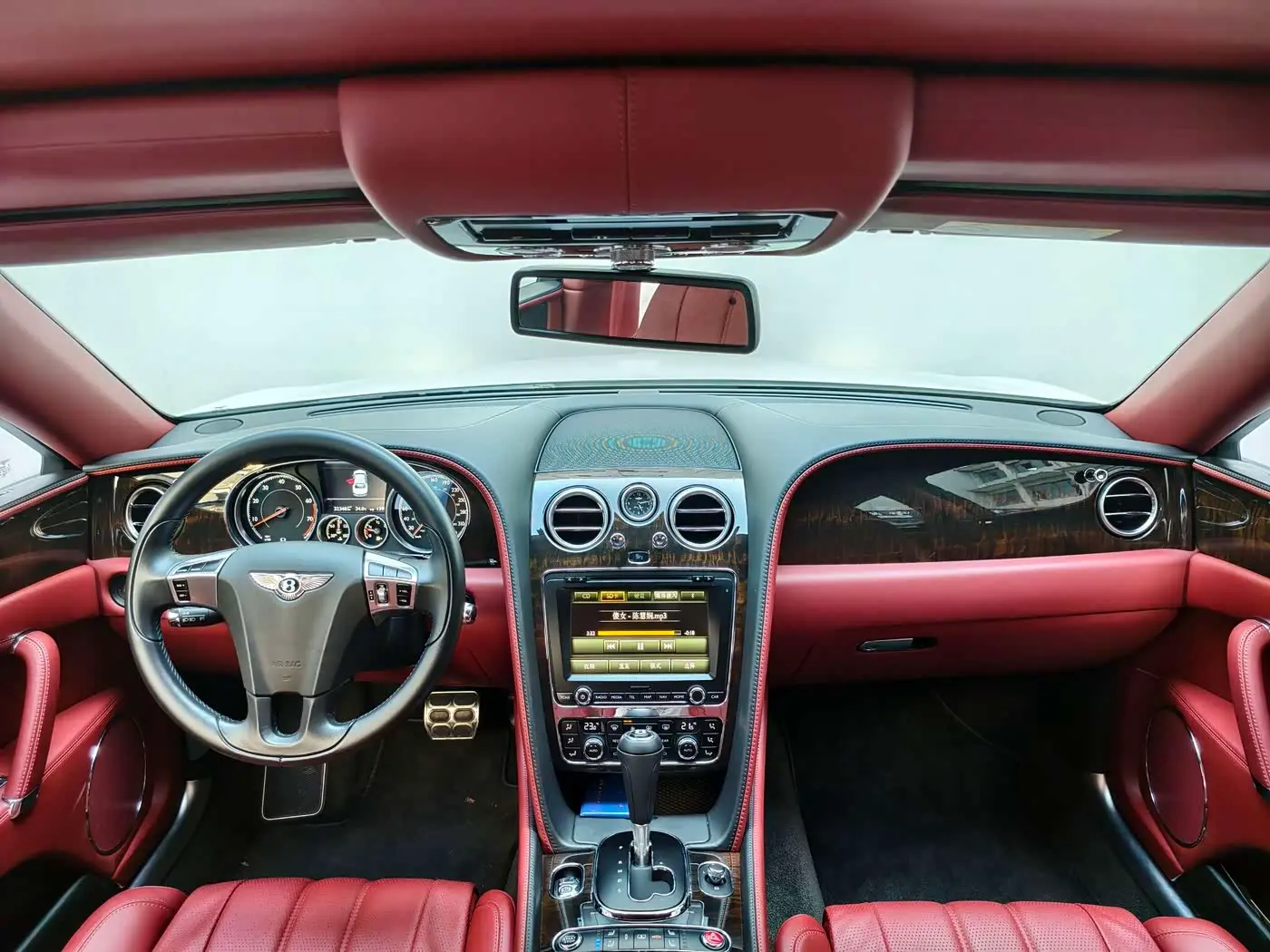 Bentley Flying Spur 2017 — Фото 12/15