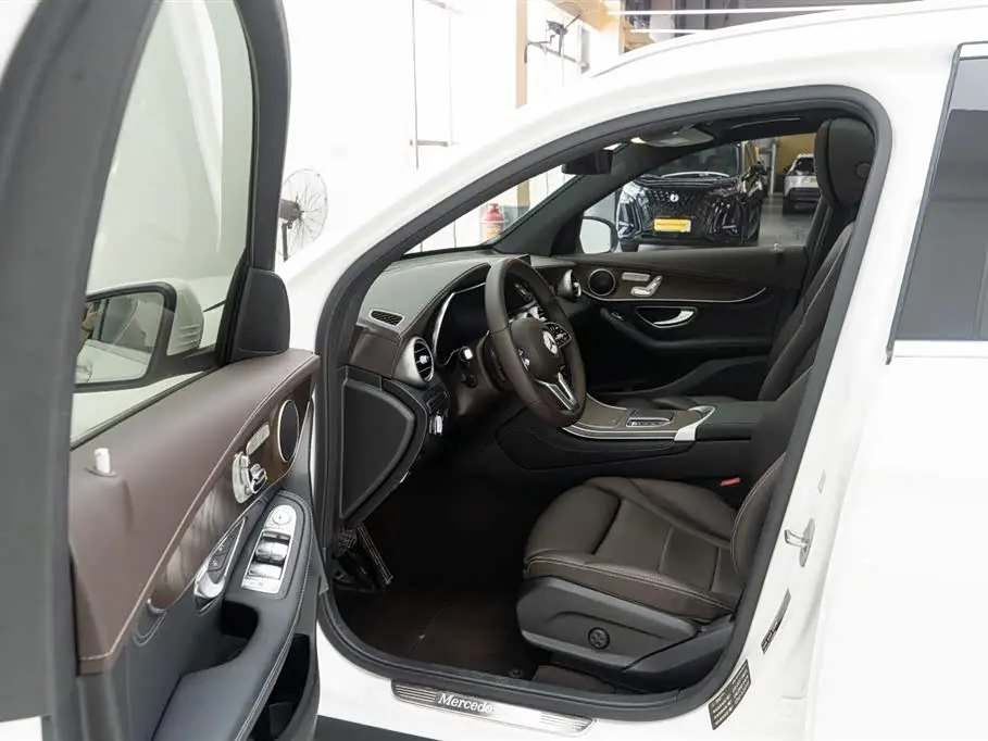Mercedes-Benz GLC 2020 — Photo 16/20