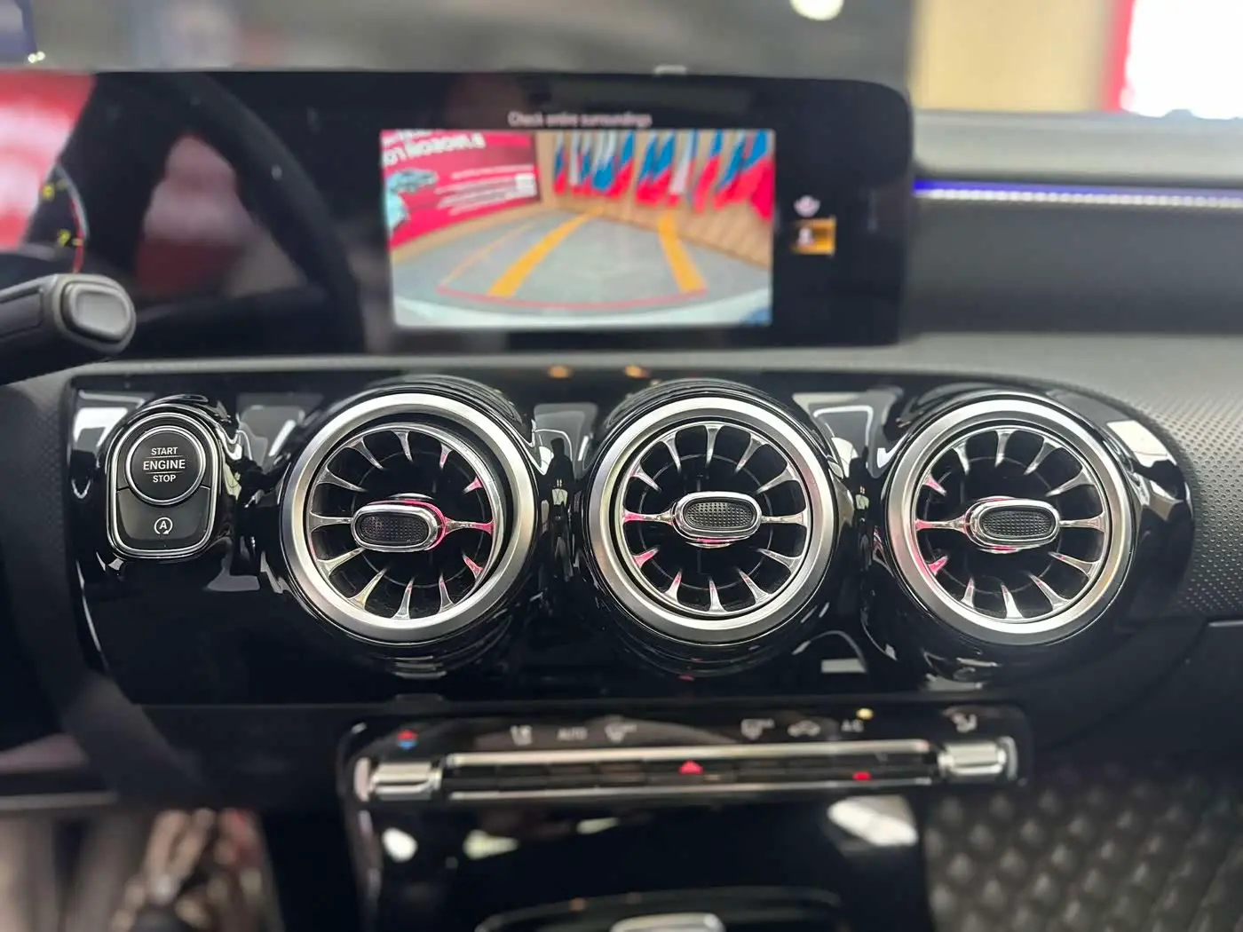Mercedes-Benz A-Class 2022 — Photo 11/17