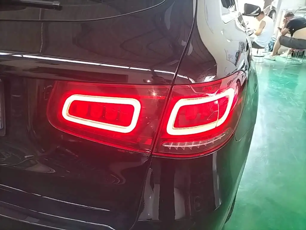 Mercedes-Benz GLC 2021 — Photo 8/20