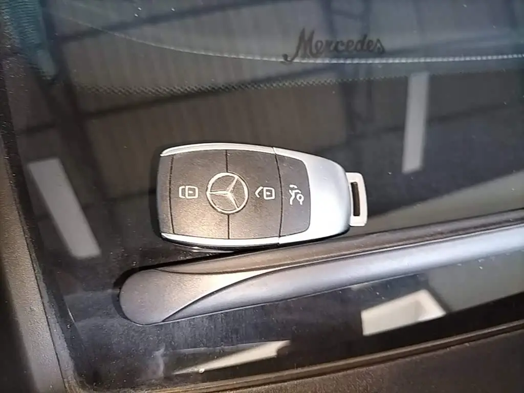 Mercedes-Benz GLC 2021 — Photo 9/20