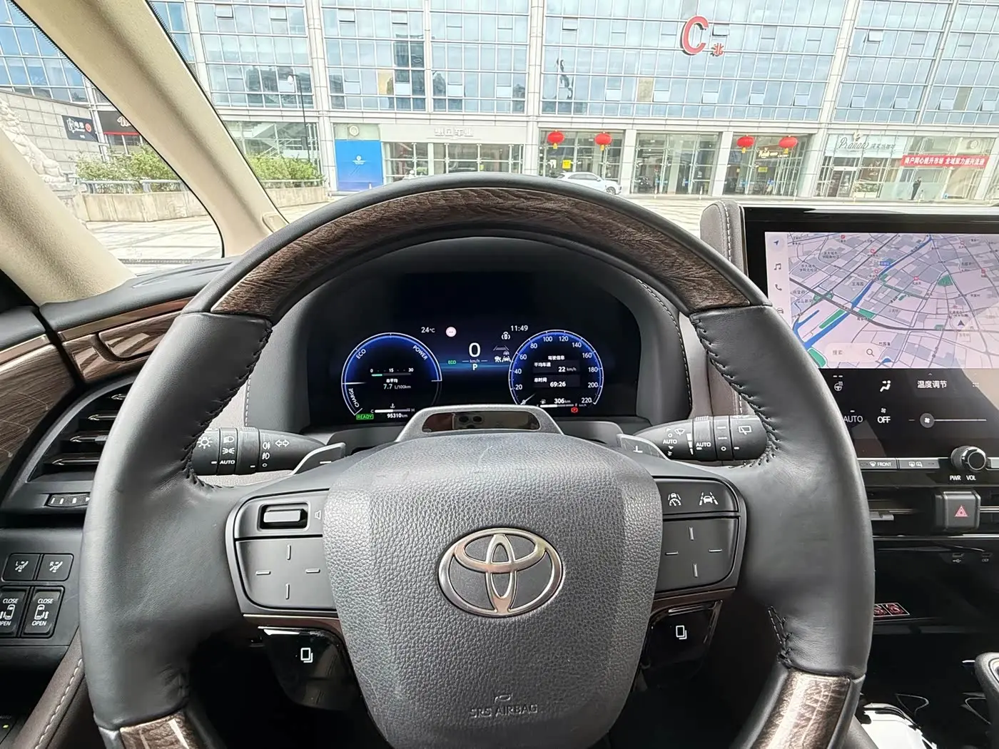 Toyota Alphard 2023 — Photo 19/19
