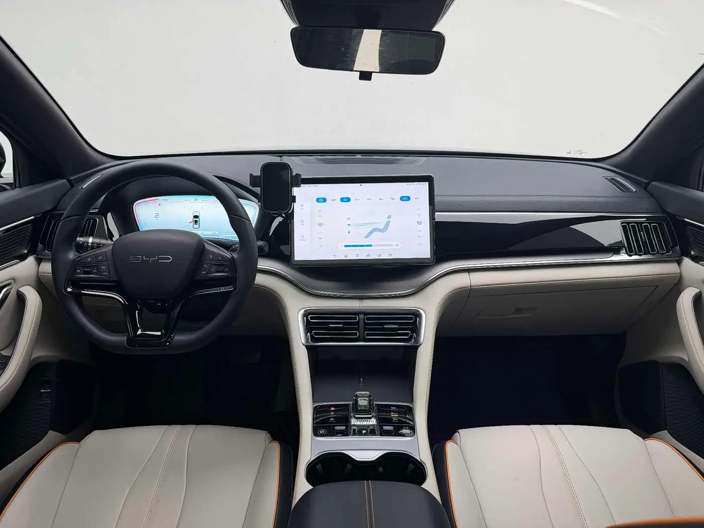 BYD Song PLUS PHEV 2024 — Photo 17/20