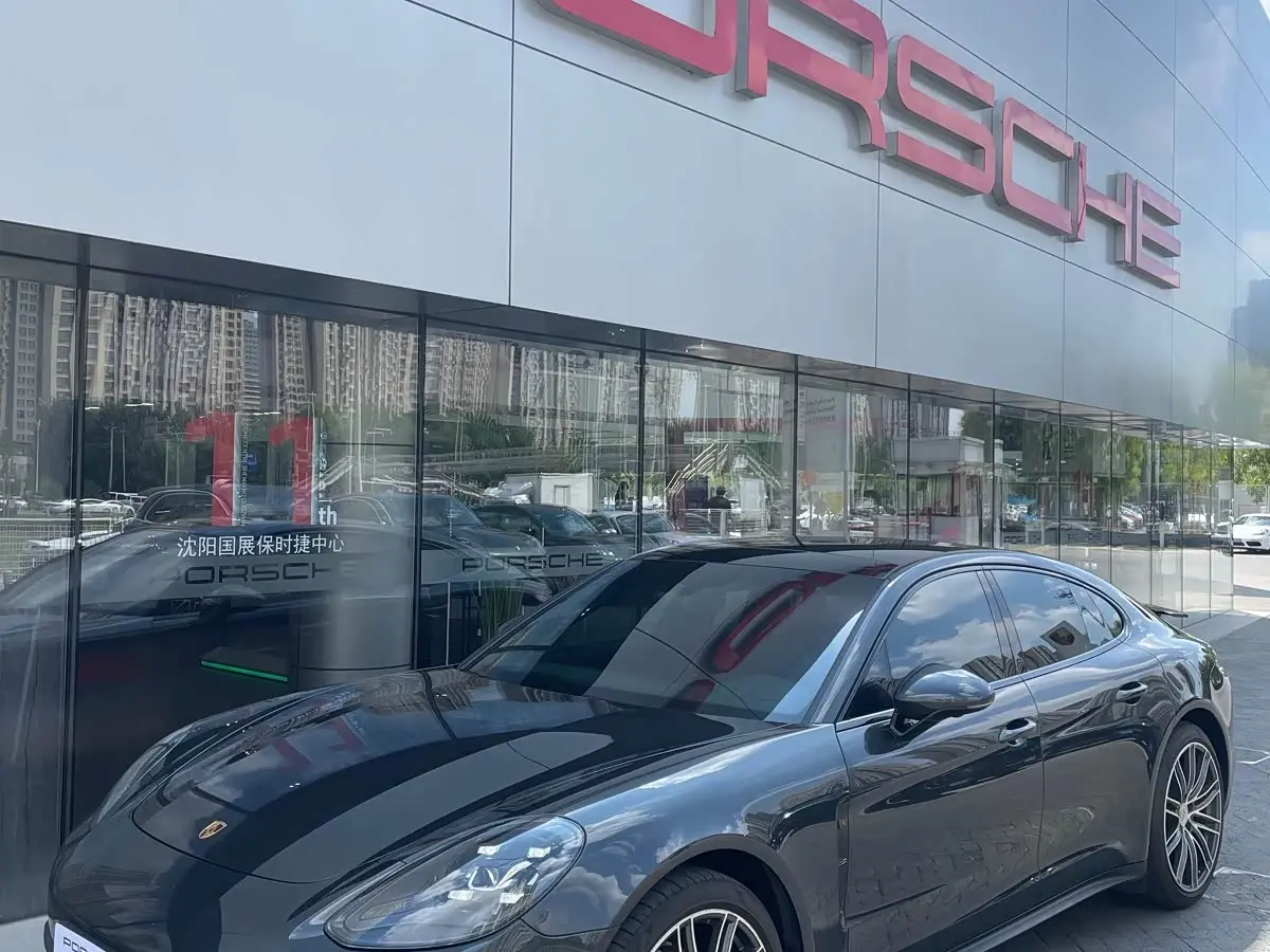 Porsche Panamera 2021 — Photo 2/13