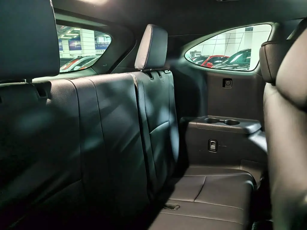 Toyota Crown Kluger 2022 — Photo 15/20