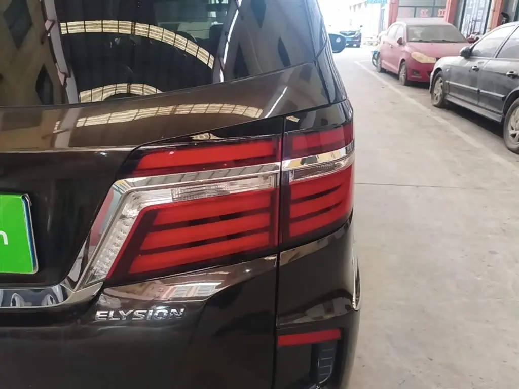 Honda Elysion 2019 — Photo 8/20