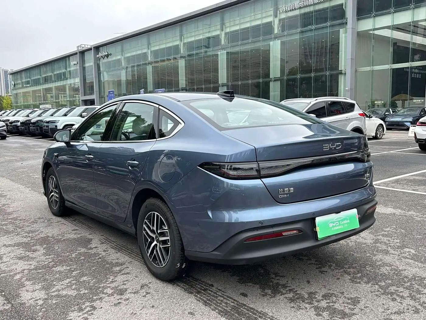BYD Hai Bao 05 DM-i 2025 — Photo 9/11