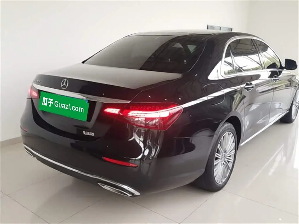 Mercedes-Benz E-Class 2023 — Photo 5/20