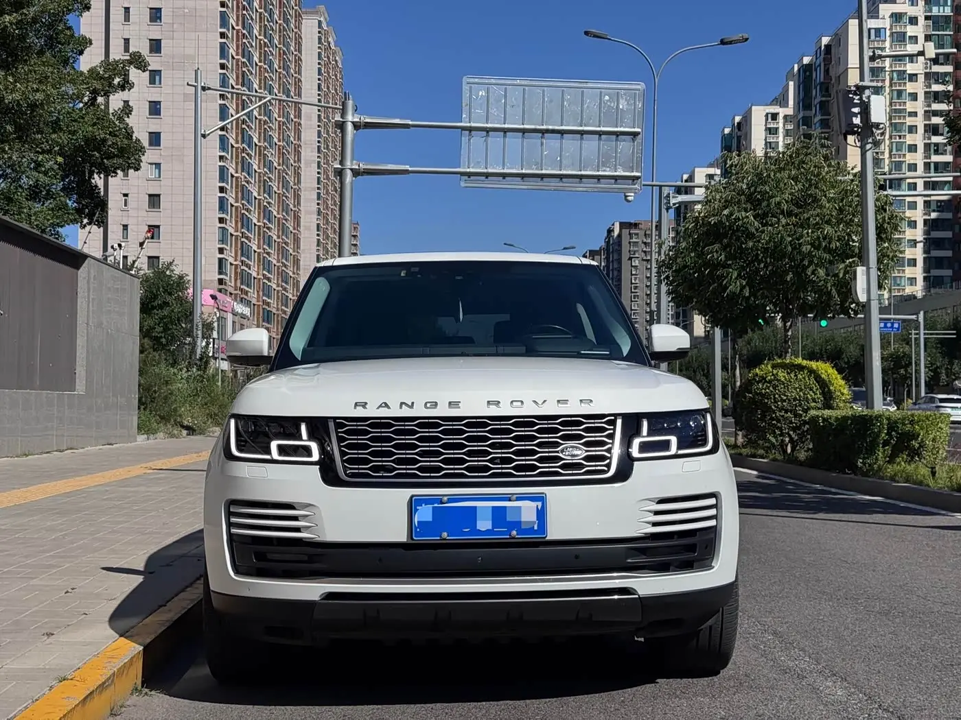 Land Rover Range Rover 2020 — Фото 2/18