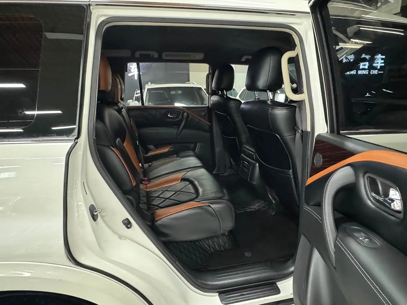 Nissan Patrol 2019 — Photo 11/15