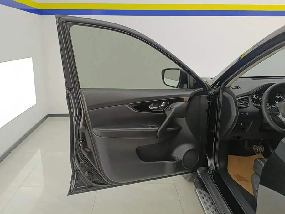 Nissan X-Trail 2021 — Photo 7/16