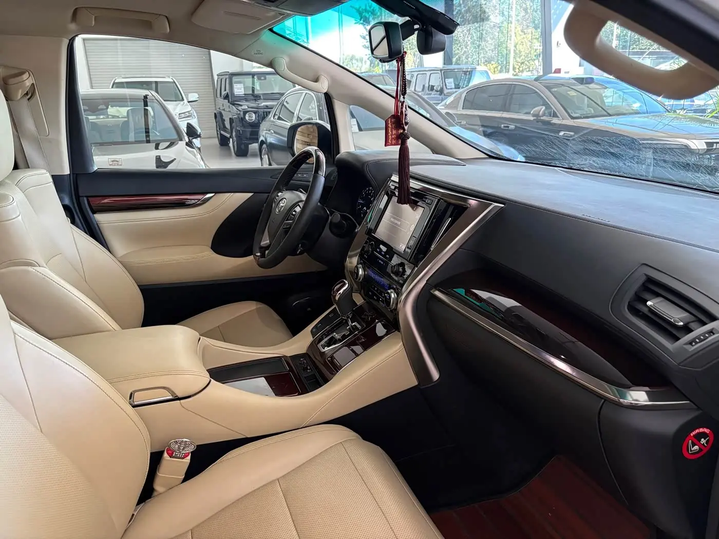 Toyota Alphard 2016 — Фото 18/20