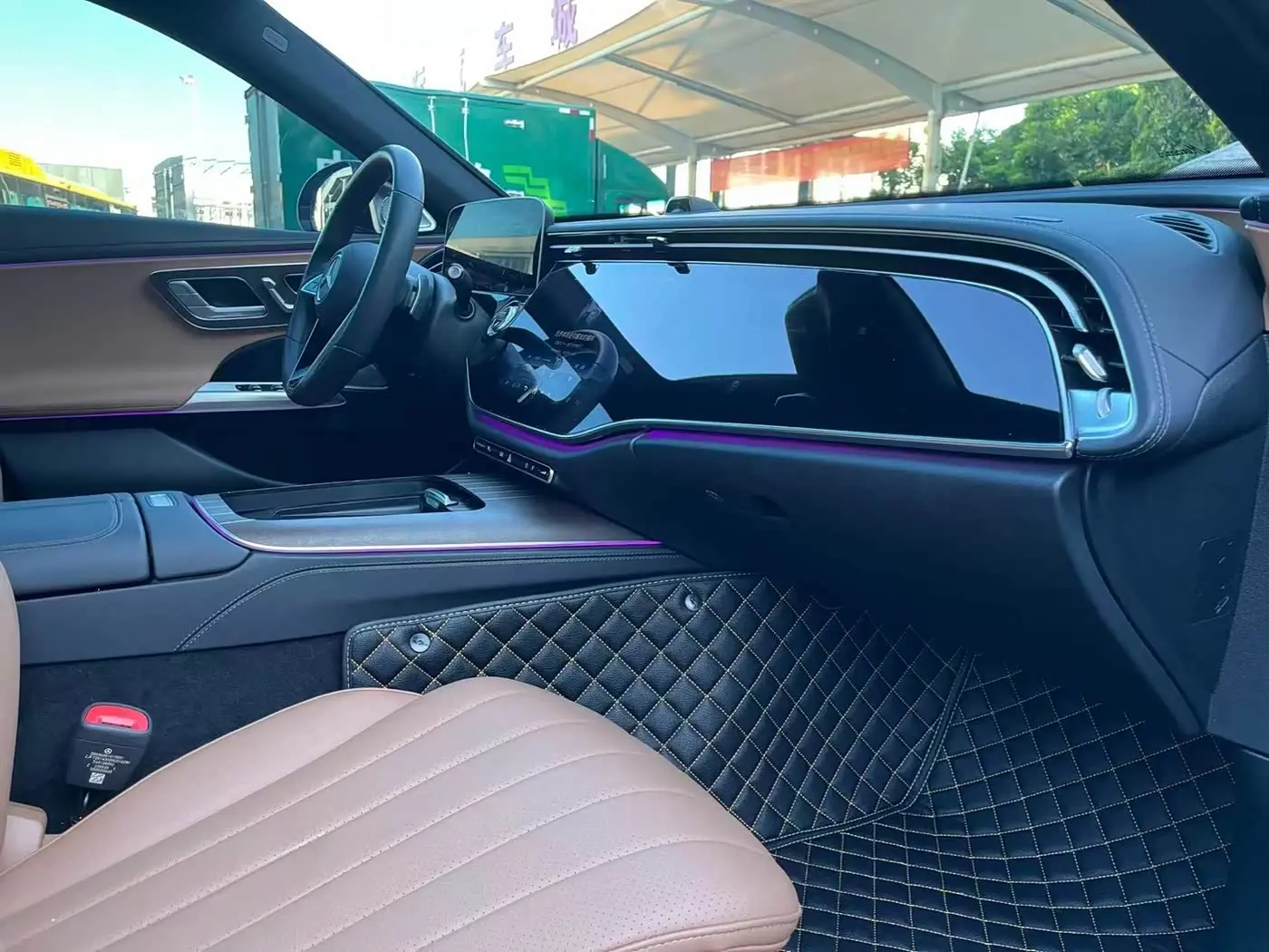 Mercedes-Benz E-Class 2025 — Photo 4/9