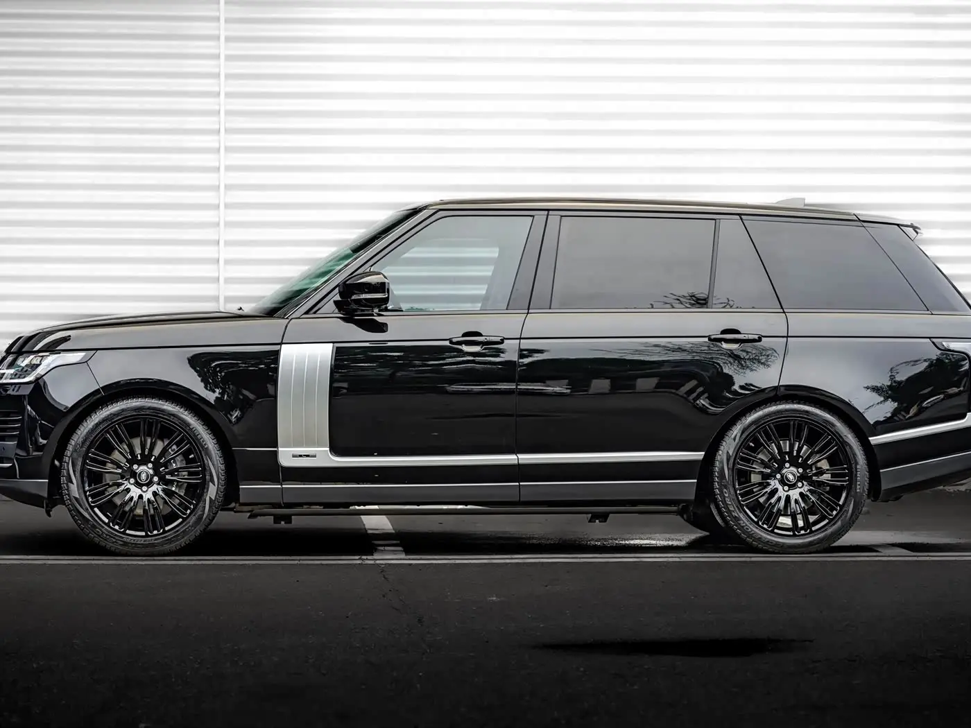 Land Rover Range Rover 2021 — Photo 2/11