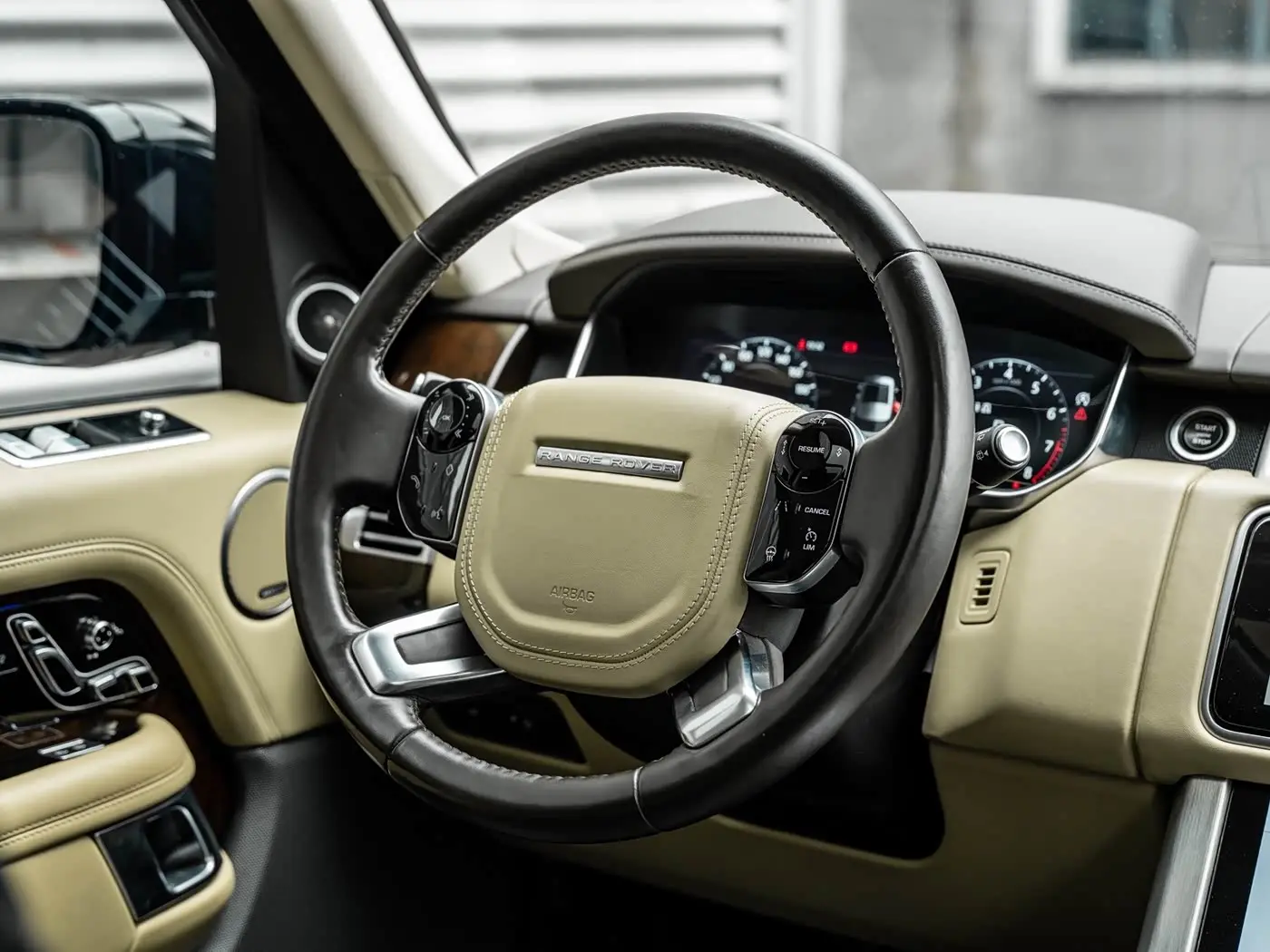 Land Rover Range Rover 2021 — Photo 8/11