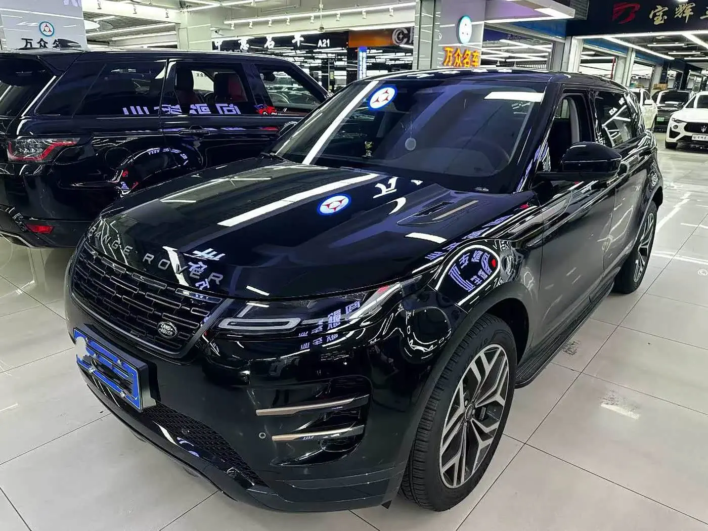 Land Rover Range Rover Evoque 2026 — Фото 1/6