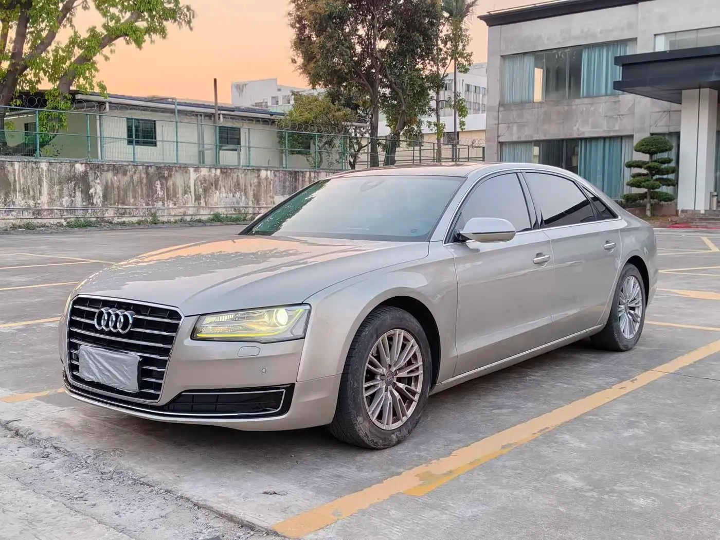 Audi A8, 2015