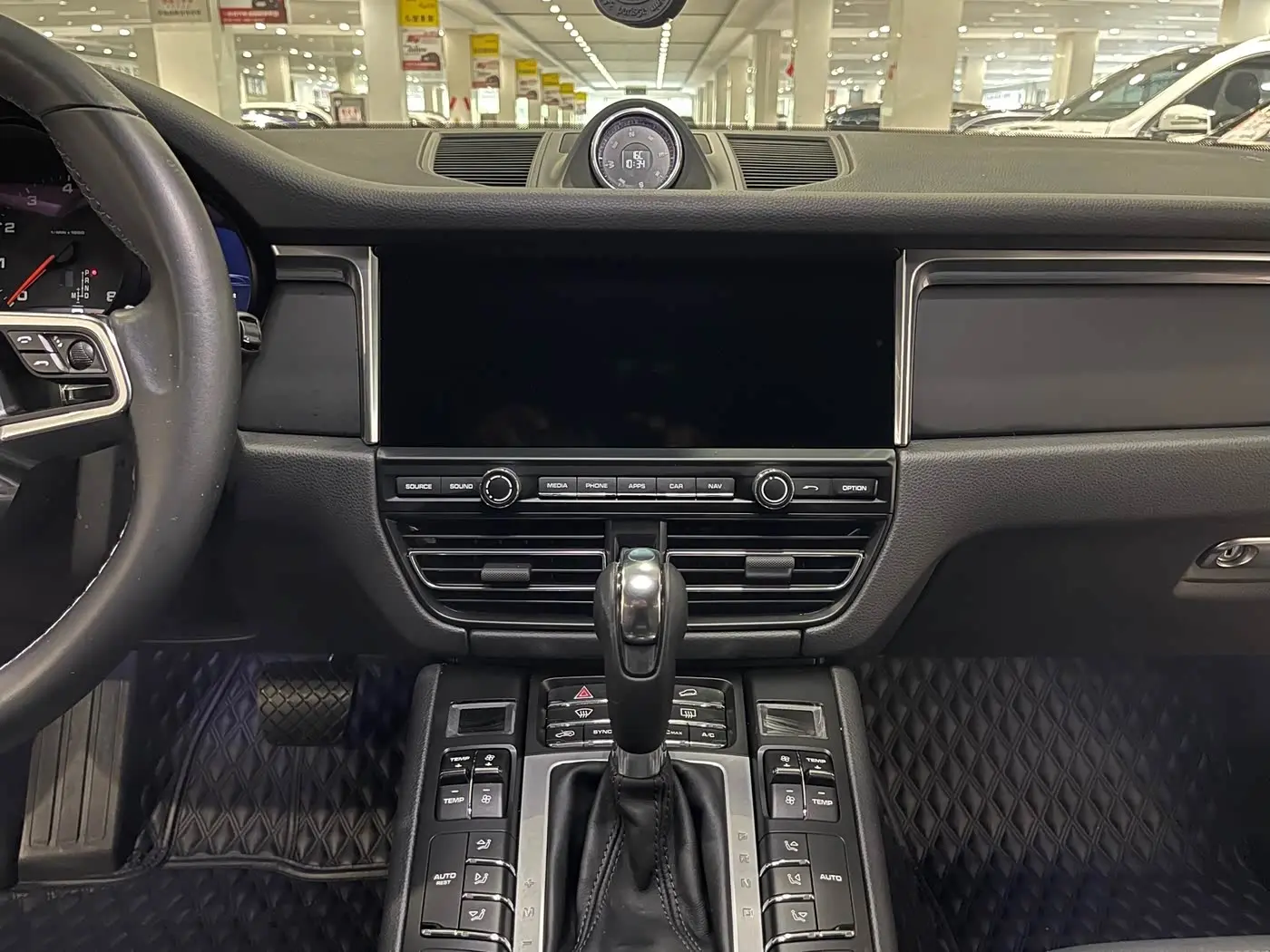 Porsche Macan 2021 — Фото 13/13