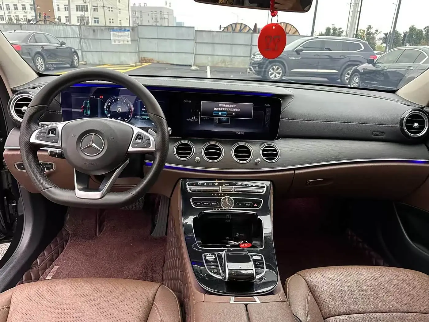 Mercedes-Benz E-Class 2019 — Photo 5/9