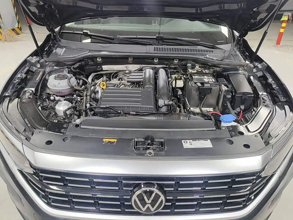 Volkswagen Passat 2025 — Photo 9/15