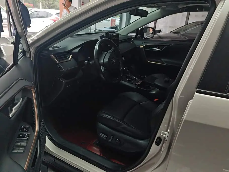 Toyota Wildlander 2024 — Photo 9/16