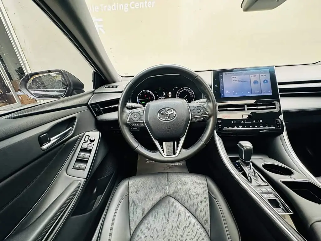 Toyota Avalon 2023 — Photo 12/20