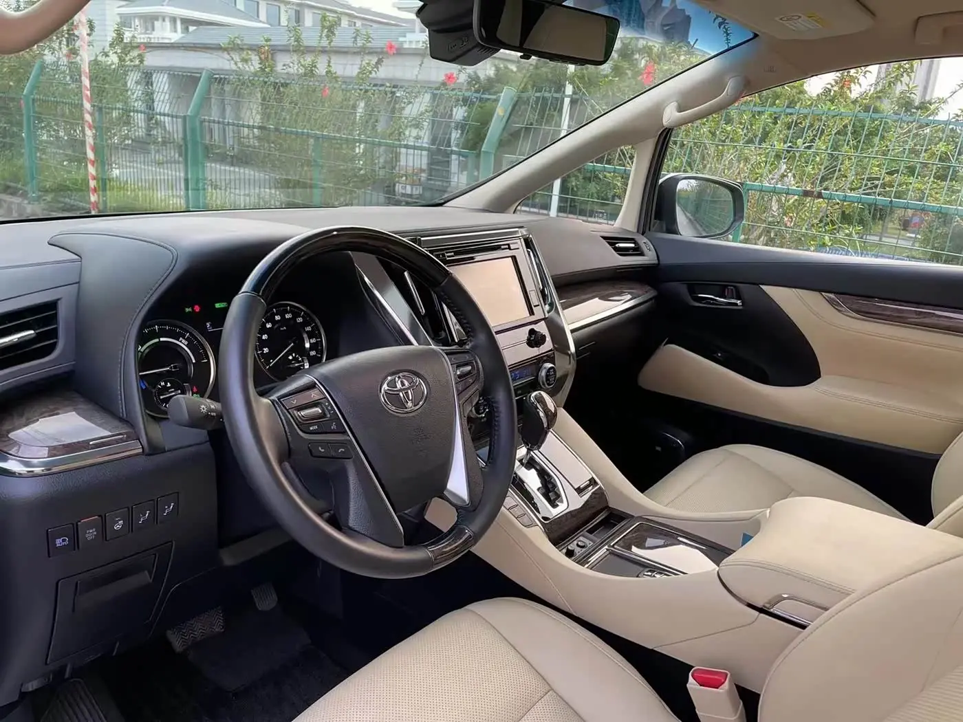 Toyota Vellfire 2020 — Фото 4/9
