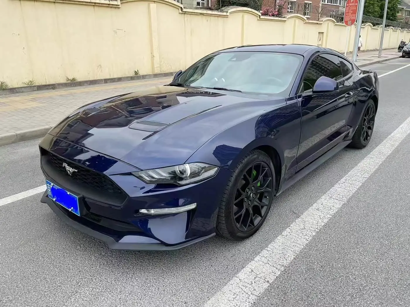 Ford Mustang 2021 — Photo 1/17