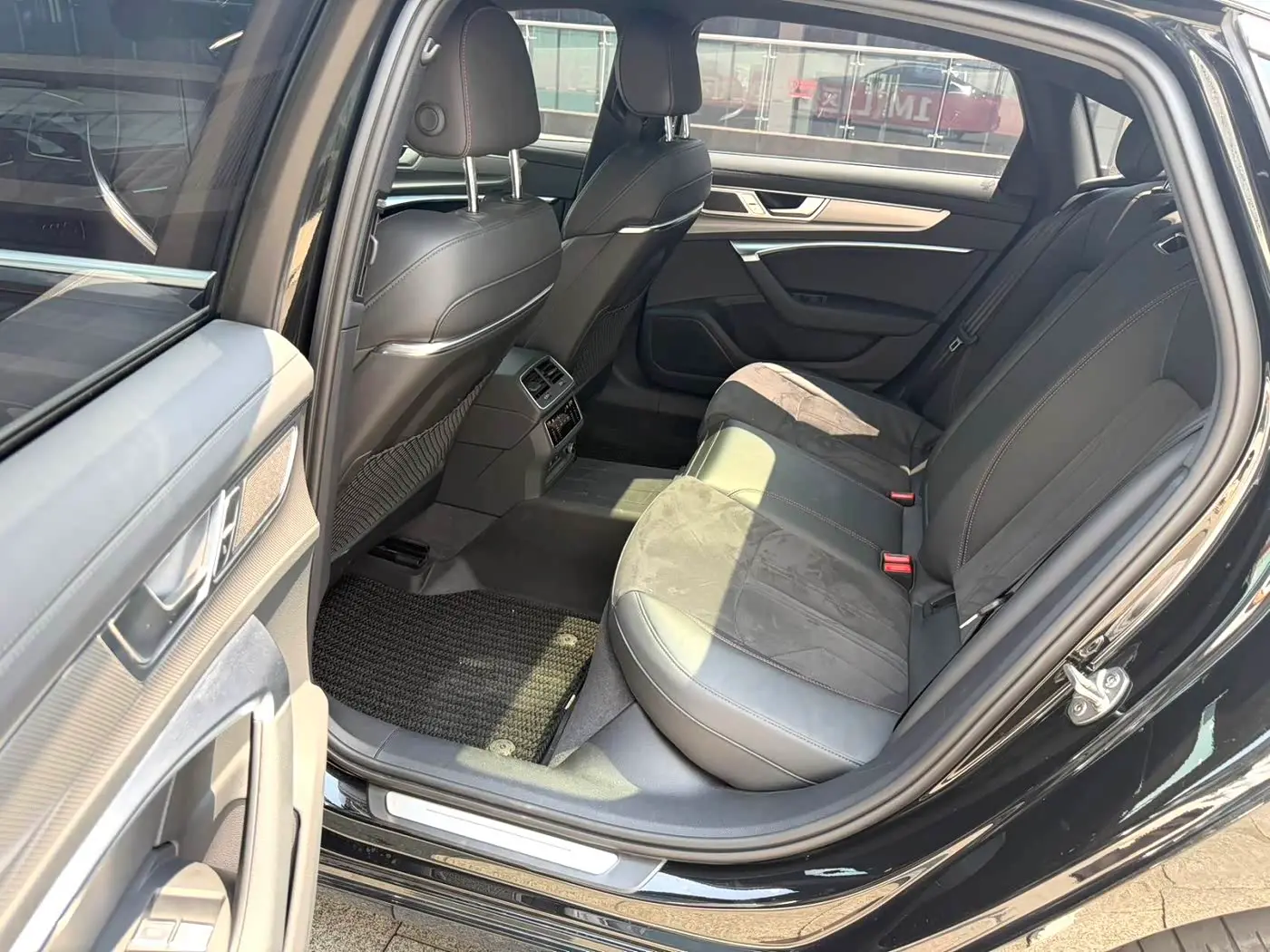 Audi A6L 2024 — Photo 5/9